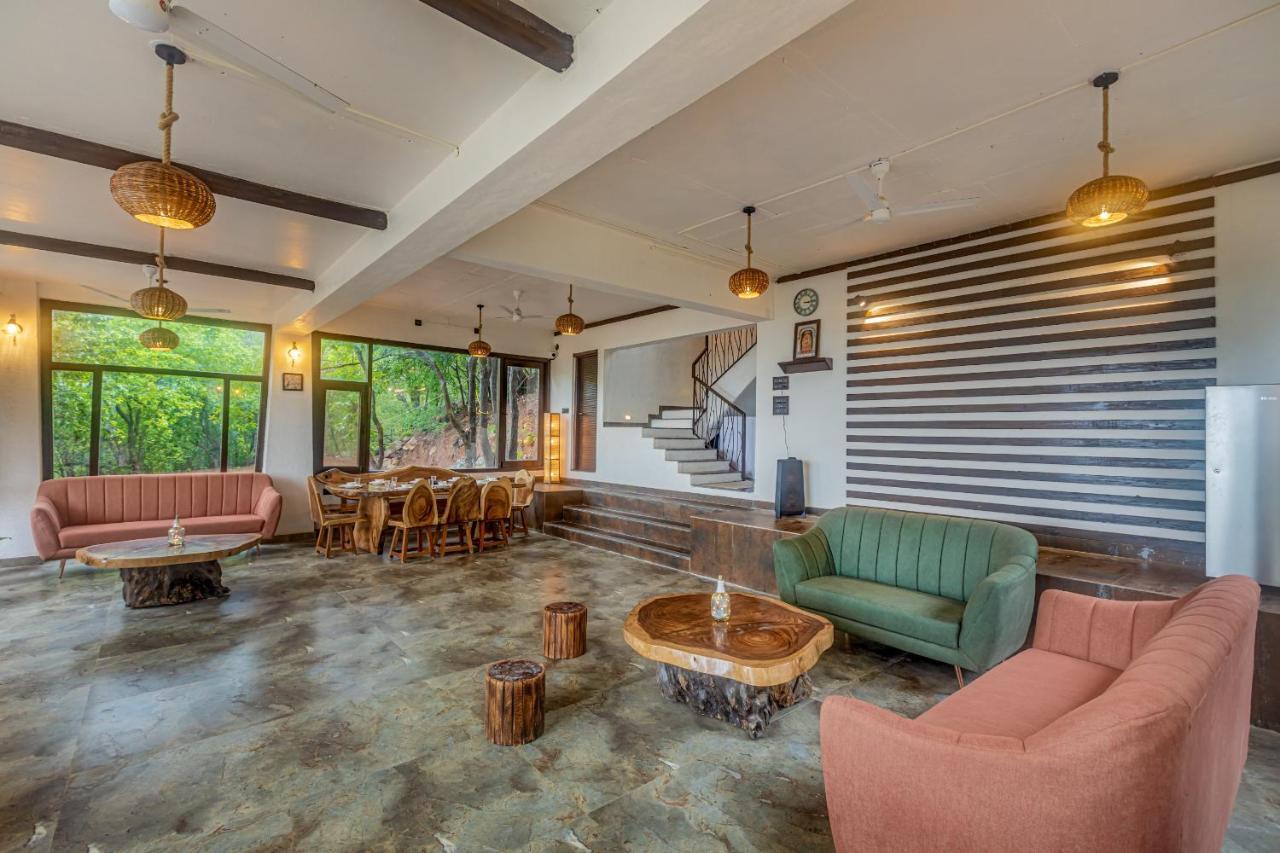 Saffronstays Aranya & Raanwaara * Ambavna