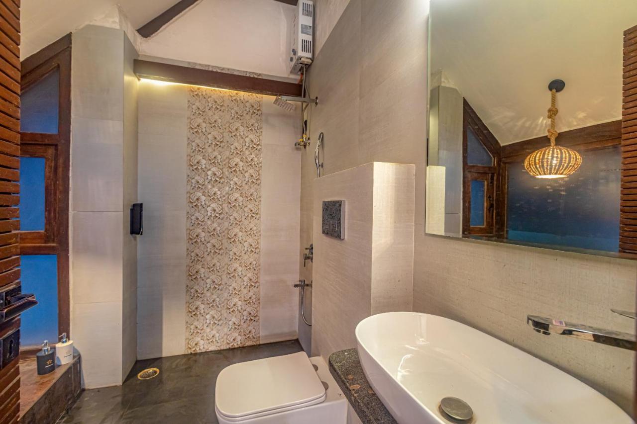 Saffronstays Aranya & Raanwaara * Ambavna