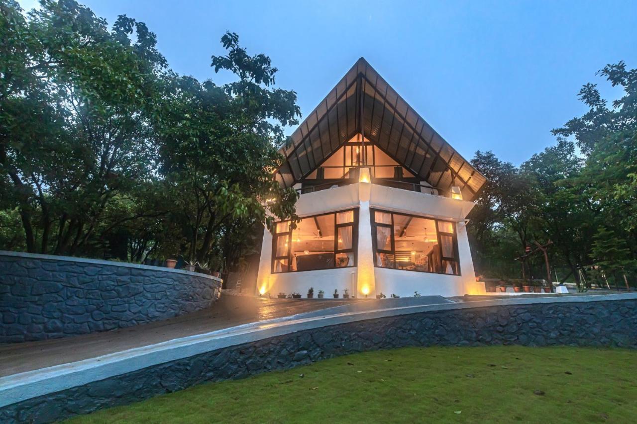 Saffronstays Aranya & Raanwaara * Ambavna