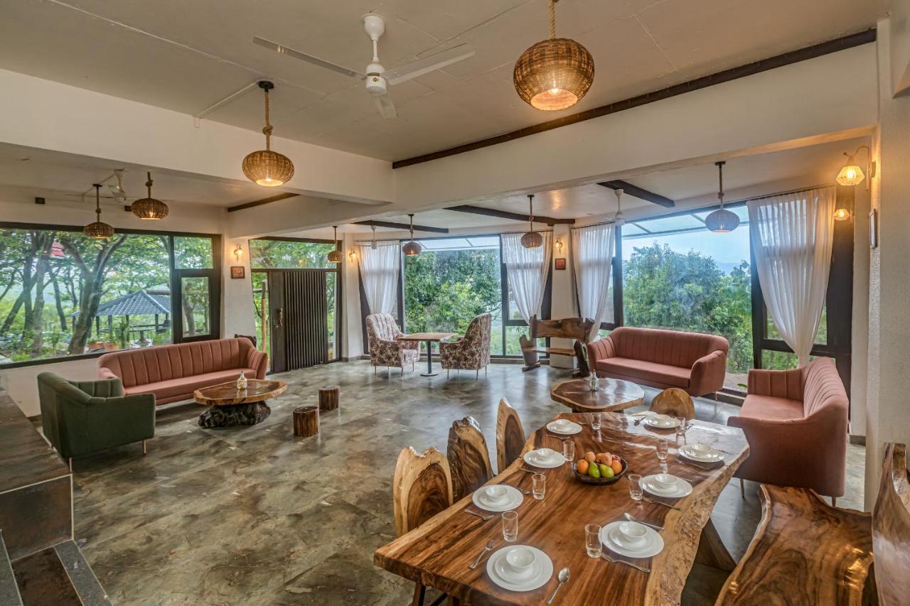 Villa Saffronstays Aranya & Raanwaara Ambavna