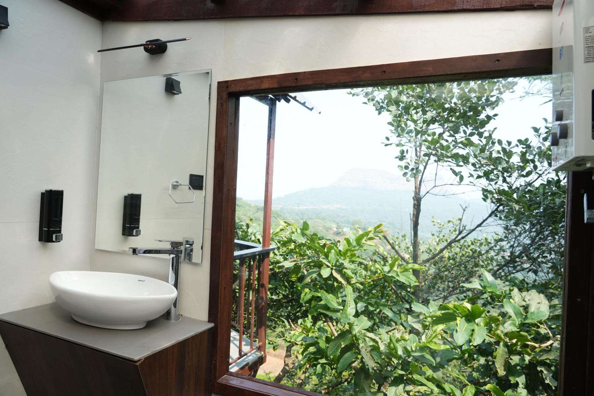 Villa Saffronstays Aranya & Raanwaara Ambavna