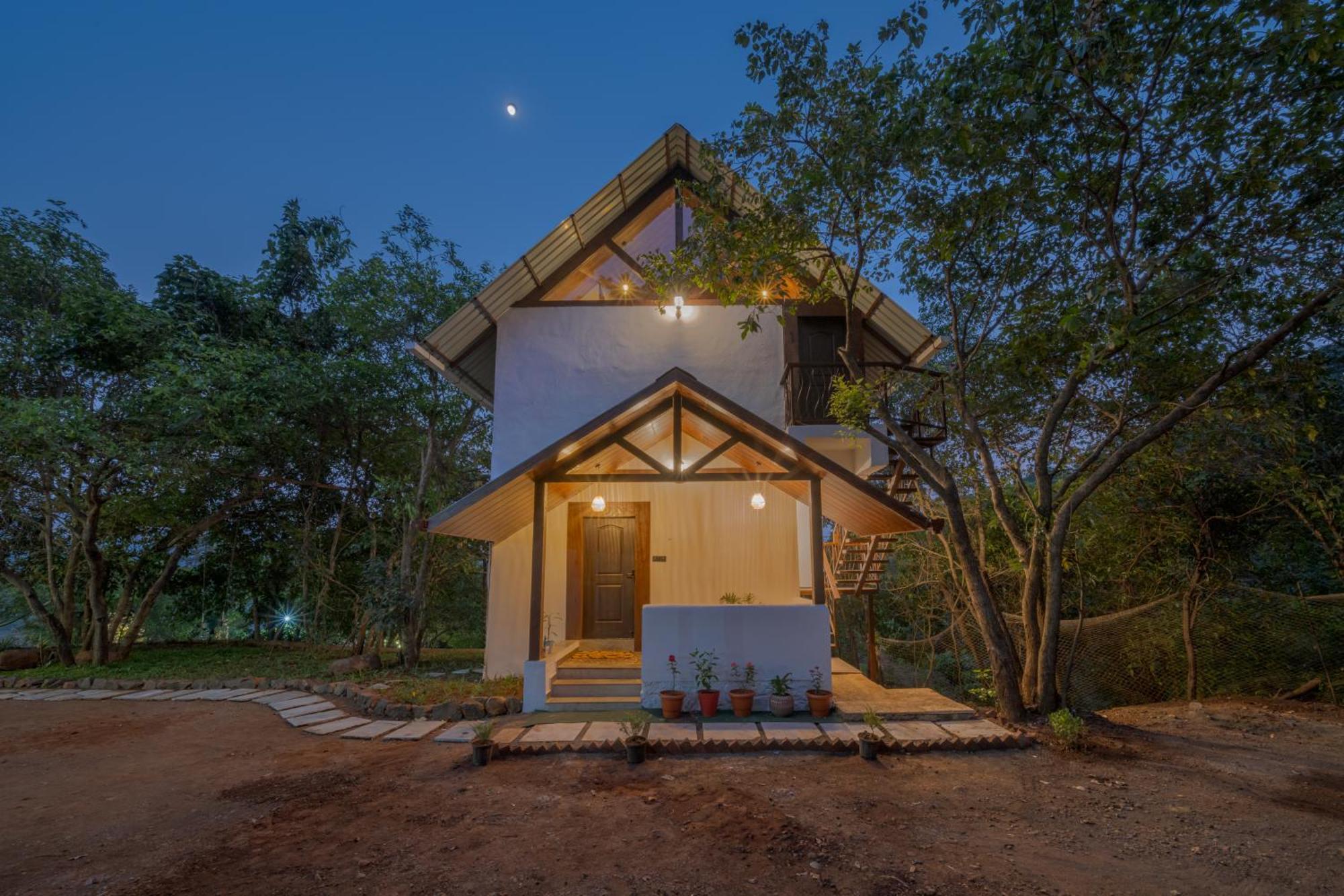 Villa Saffronstays Aranya & Raanwaara *